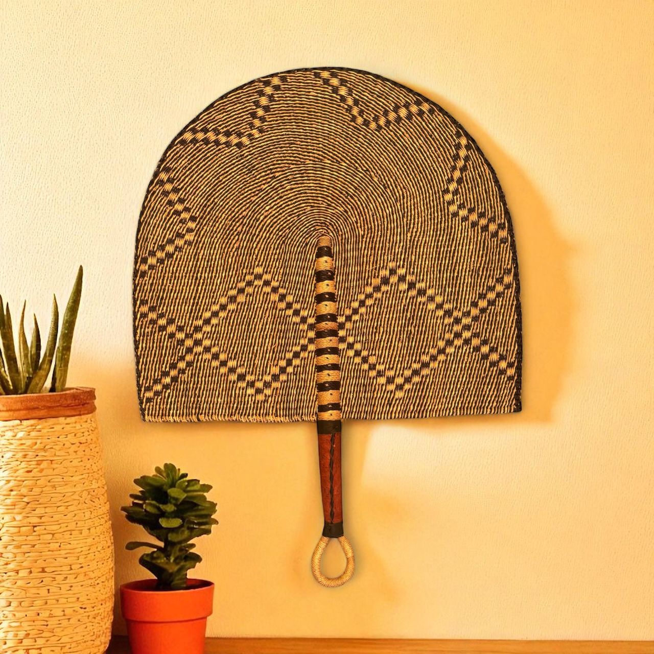 Pumzi Fans (Large) Black